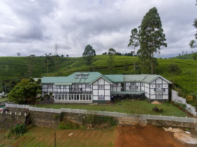 Shangri-La Hotel