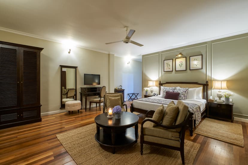 Shangri-La Hotel